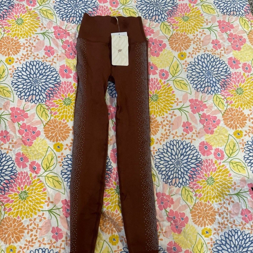 NWT xs fabletics high waisted reflective leggings - Picture 2 of 5